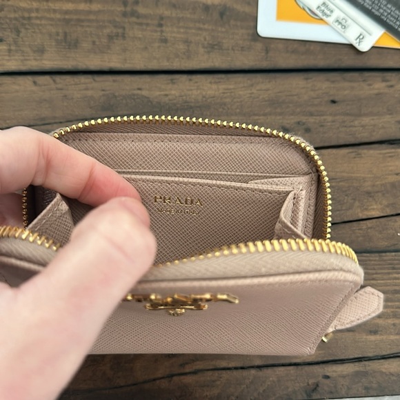 Prada zip around wallet - Picture 3 of 3